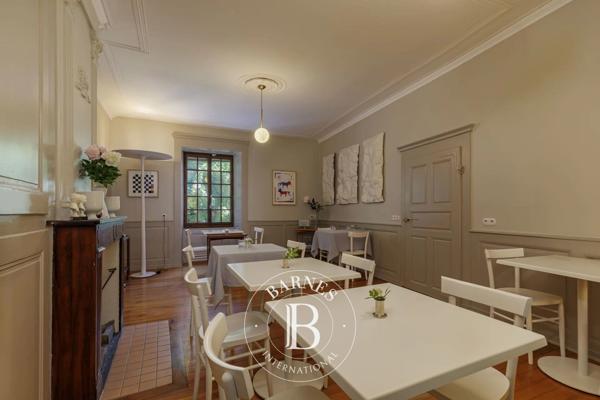 Cessy, Propriété 5 Chambres -  332 m² à vendre