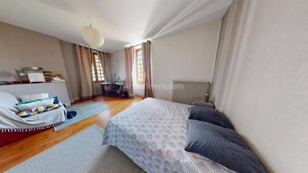 Vente Maison 6 pièces 241 m2 à Lamarque-Pontacq