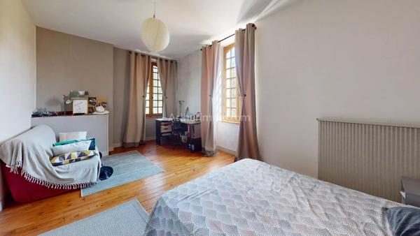 Vente Maison 6 pièces 241 m2 à Lamarque-Pontacq