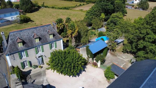 Vente Maison 6 pièces 241 m2 à Lamarque-Pontacq