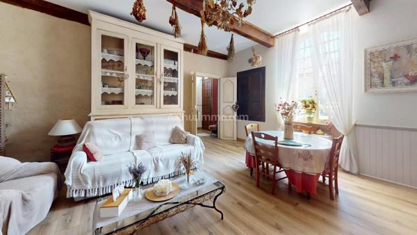 Vente Maison 6 pièces 241 m2 à Lamarque-Pontacq