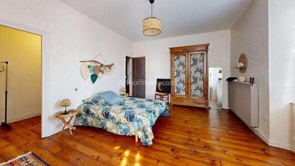 Vente Maison 6 pièces 241 m2 à Lamarque-Pontacq