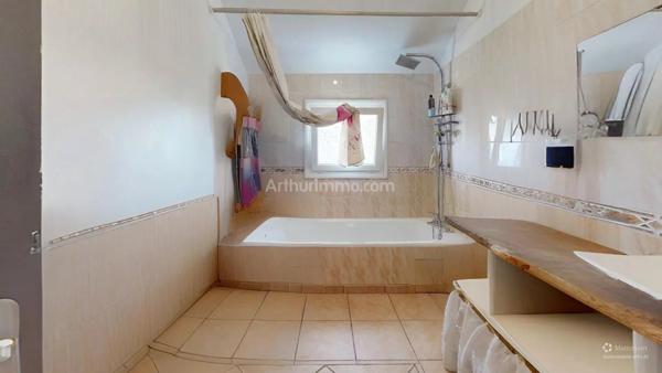 Vente Maison 6 pièces 241 m2 à Lamarque-Pontacq