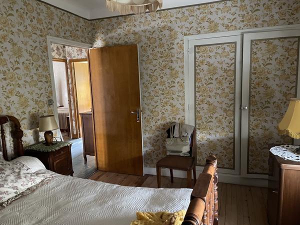 Maison T7 en pierre sur sous-sol complet avec 816m² de terrain