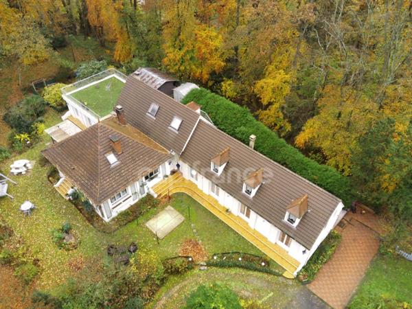 Dpt Oise (60), à vendre proche de SENLIS maison P9 de 305 m² - Terrain de 14 580,00 m²