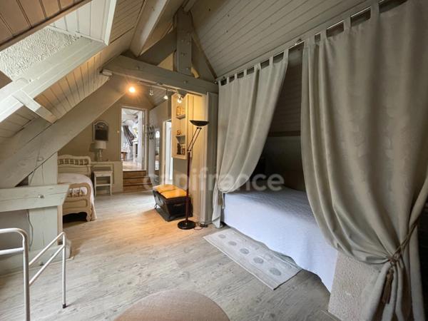 Dpt Oise (60), à vendre proche de SENLIS maison P9 de 305 m² - Terrain de 14 580,00 m²