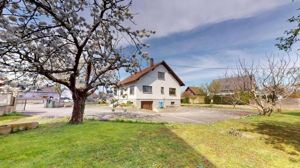 Maison familiale à rénover avec grand terrain – Wittenheim