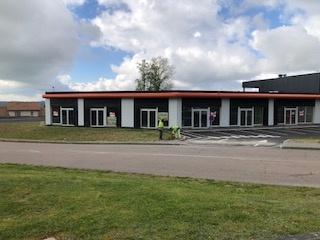 Local Commercial
         3 pièces
        - 110 m² 257 000 € *