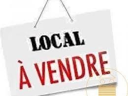 Local Commercial
         3 pièces
        - 110 m² 257 000 € *