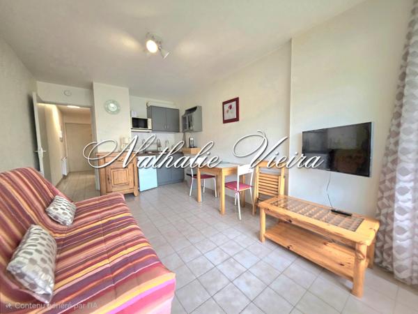Studio cabine en rez-de-jardin avec terrasse, cour privative et parking – Carnon Ouest