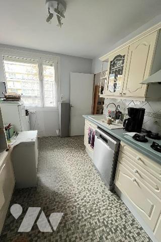 RENNES / APPARTEMENT TYPE 3 / 72 M²

Situé Square de Transylvanie, au premier étage d'une rés...