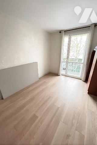 RENNES / APPARTEMENT TYPE 3 / 72 M²

Situé Square de Transylvanie, au premier étage d'une rés...