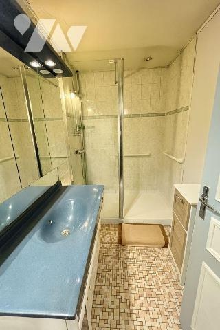 RENNES / APPARTEMENT TYPE 3 / 72 M²

Situé Square de Transylvanie, au premier étage d'une rés...