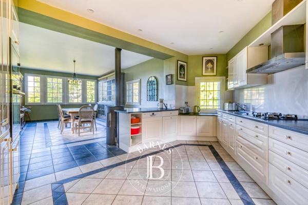 Chantilly, Maison 6 Chambres -  425 m² à vendre