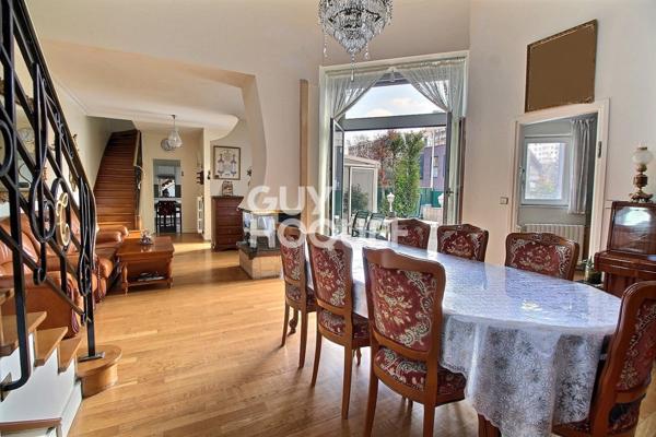 MAISON À VENDRE DE 7 PIÈCES DE 141,27 M²