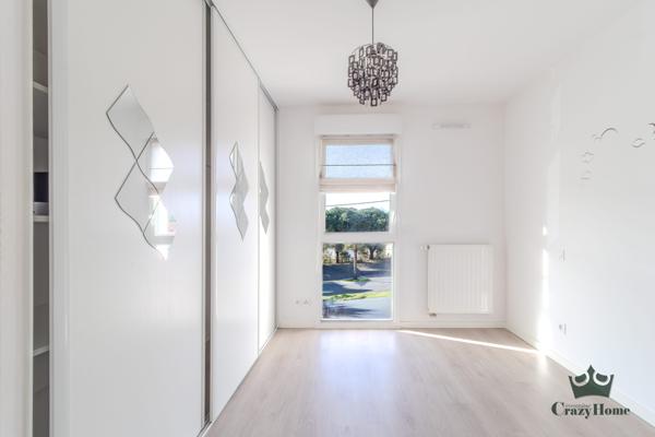 Appartement
                                                                                                                                                                                                                                                                                                                        4 pièce(s)                                                                                                                                                                                                          3 chambre(s)                                                                                                                                                                                                          83  m²