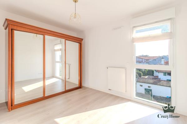 Appartement
                                                                                                                                                                                                                                                                                                                        4 pièce(s)                                                                                                                                                                                                          3 chambre(s)                                                                                                                                                                                                          83  m²