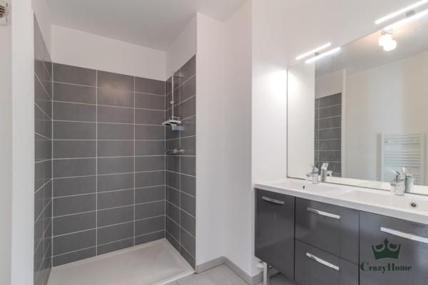 Appartement
                                                                                                                                                                                                                                                                                                                        4 pièce(s)                                                                                                                                                                                                          3 chambre(s)                                                                                                                                                                                                          83  m²