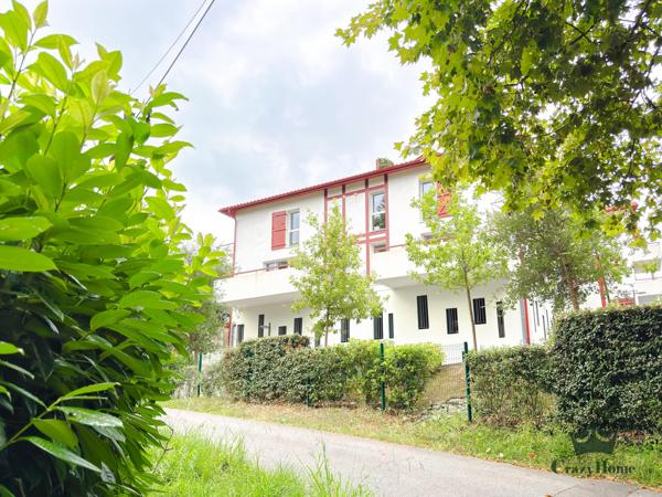 Appartement
                                                                                                                                                                                                                                                                                                                        4 pièce(s)                                                                                                                                                                                                          3 chambre(s)                                                                                                                                                                                                          83  m²