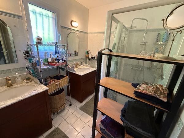 Villa de plain-pied 8 pièces 187m² à Cheval Blanc