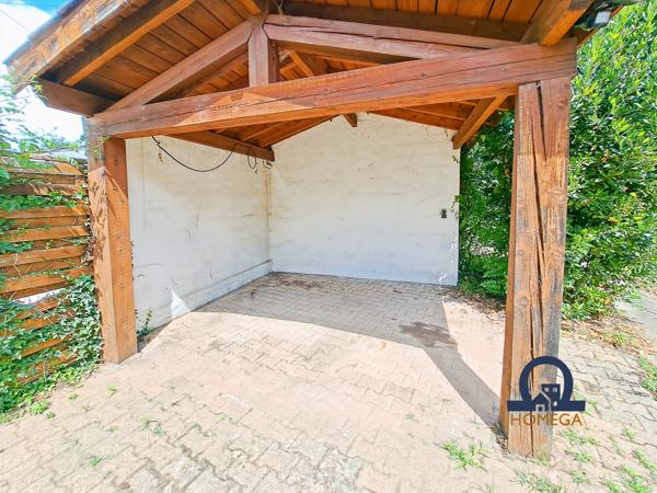 Saint-Just-Saint-Rambert (42170) Maison en pisé avec cachet, à Saint-Just-Saint-Rambert