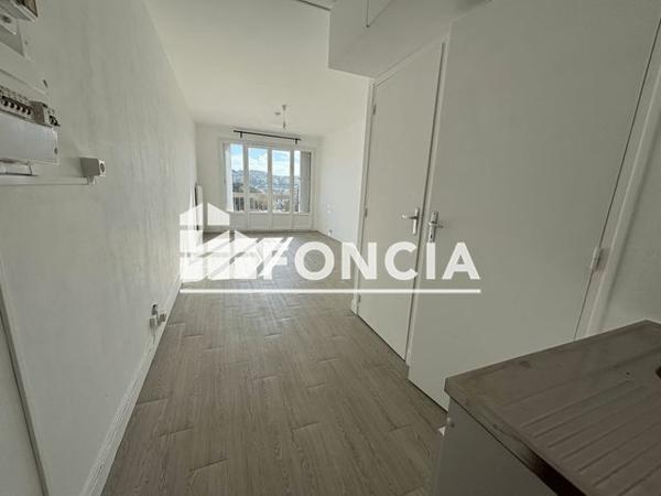 Location Studio 22.4 m² - 83 BOULEVARD JARDIN L'EVEQUE Evreux 27000