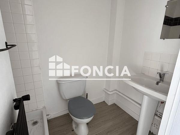 Location Studio 22.4 m² - 83 BOULEVARD JARDIN L'EVEQUE Evreux 27000