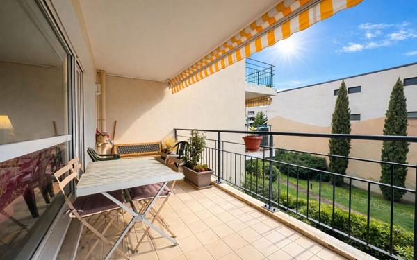 Appartement à vendre    5 pièces • 110 m2 Tassin-la-Demi-Lune