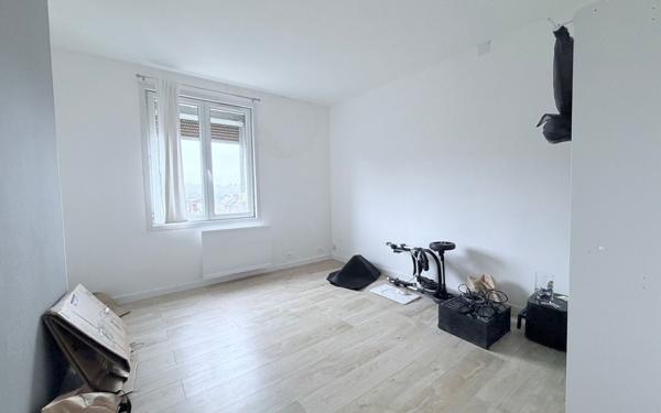 Appartement à vendre    3 pièces •  Guise