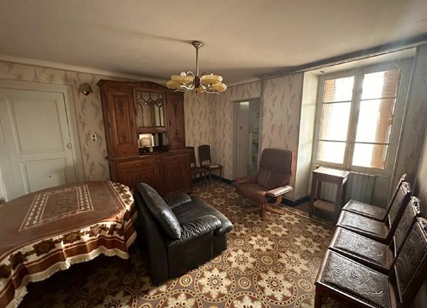 Maison à vendre    5 pièces •  Joyeuse