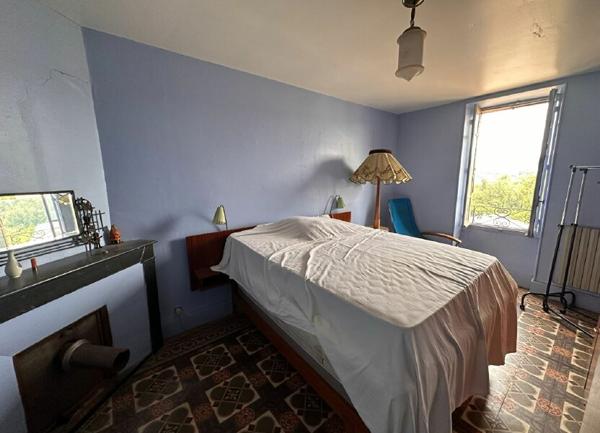 Maison à vendre    5 pièces •  Joyeuse