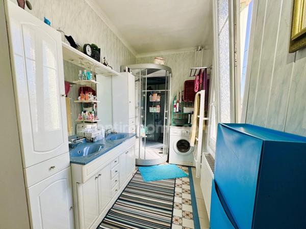 Charmante Maison de 7 pièces, 6 chambres, écoles et commerces à proximité, jardin sans vis-à-vis, grand garage et atelier