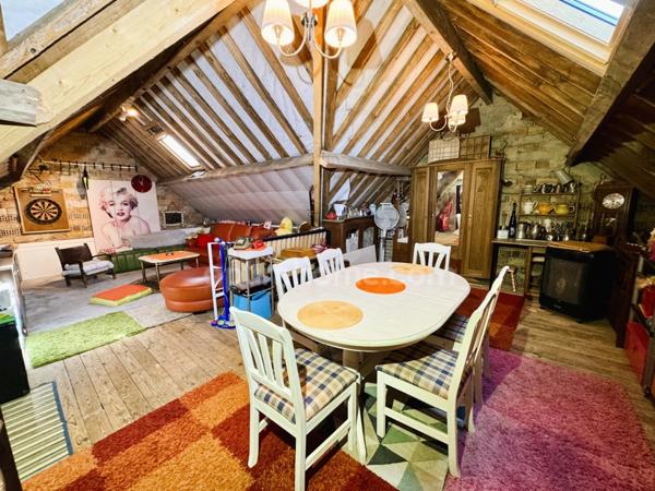 Charmante Maison de 7 pièces, 6 chambres, écoles et commerces à proximité, jardin sans vis-à-vis, grand garage et atelier