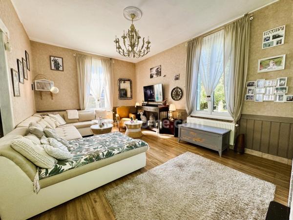 Charmante Maison de 7 pièces, 6 chambres, écoles et commerces à proximité, jardin sans vis-à-vis, grand garage et atelier