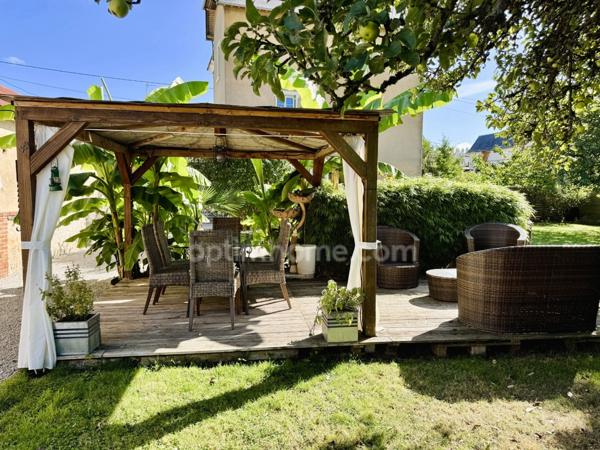 Charmante Maison de 7 pièces, 6 chambres, écoles et commerces à proximité, jardin sans vis-à-vis, grand garage et atelier