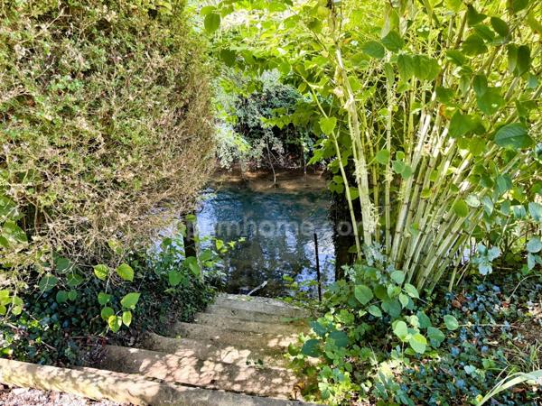 Charmante Maison de 7 pièces, 6 chambres, écoles et commerces à proximité, jardin sans vis-à-vis, grand garage et atelier