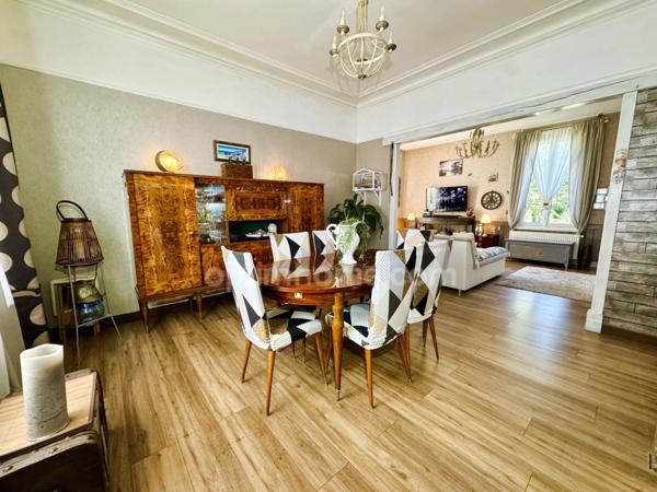 Charmante Maison de 7 pièces, 6 chambres, écoles et commerces à proximité, jardin sans vis-à-vis, grand garage et atelier