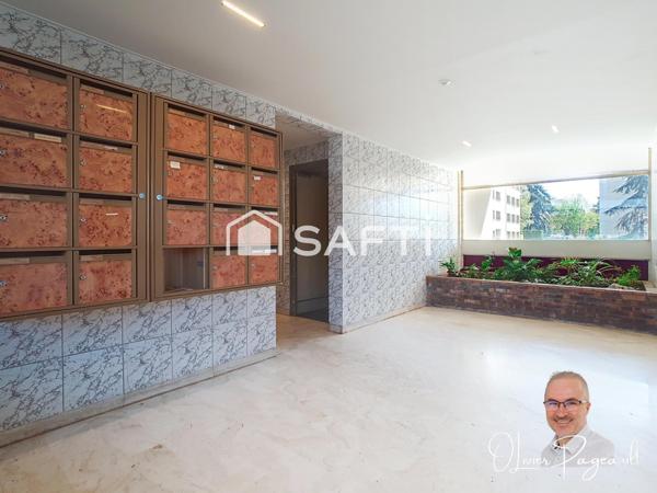 T5 avec vue imprenable, dernier étage aux portes de Lyon