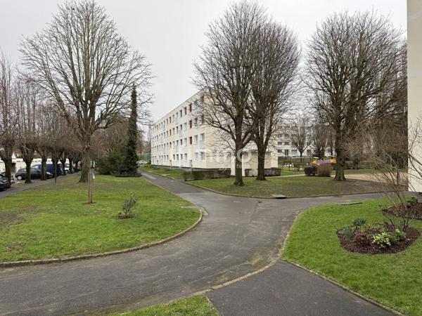 Chilly Mazarin / Appartement 2 pièces / Residence grand jardin