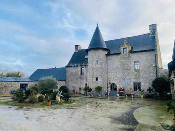 Vente Maison 10 pièces 330 m2 à Ploumagoar