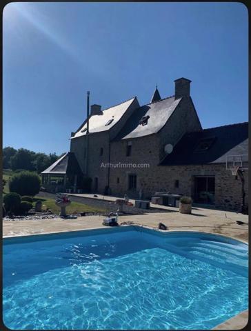 Vente Maison 10 pièces 330 m2 à Ploumagoar