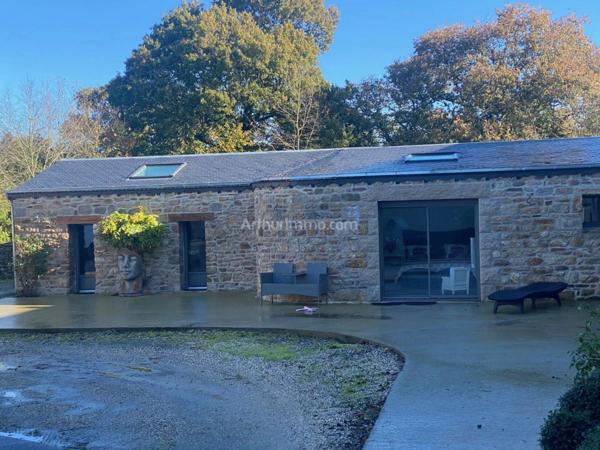 Vente Maison 10 pièces 330 m2 à Ploumagoar