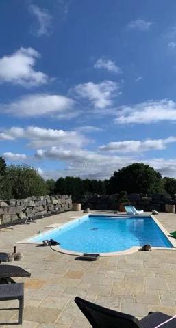 Vente Maison 10 pièces 330 m2 à Ploumagoar