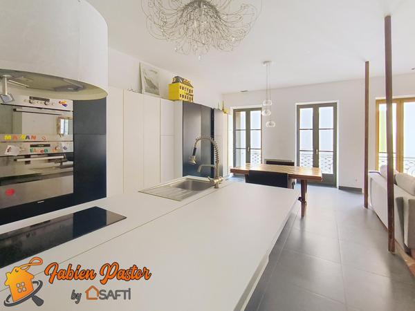 Maison 7 pièces + local commercial, 220m².