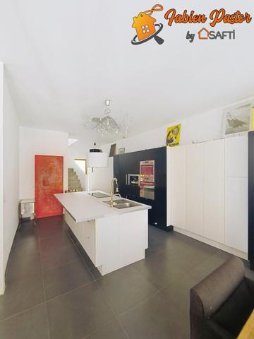 Maison 7 pièces + local commercial, 220m².