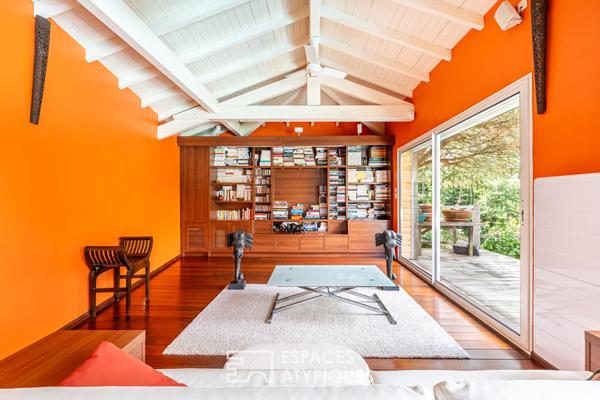 Maison de plain-pied avec jardin arboré et piscine au coeur de Limonest