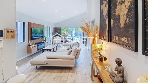 Maison contemporaine de plain-pied, Piscine, Calme