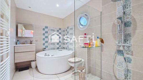 Maison contemporaine de plain-pied, Piscine, Calme