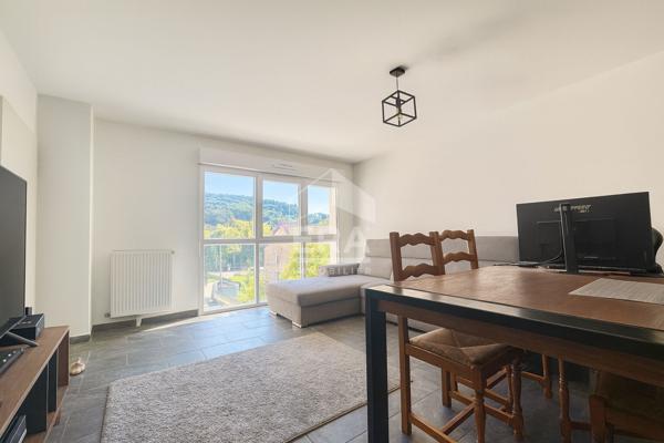 Appartement avec balcon 2 pièces avec ascenseur.