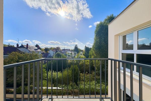 Appartement avec balcon 2 pièces avec ascenseur.